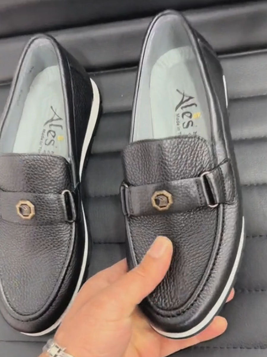 Buckle leather slip-on shoes