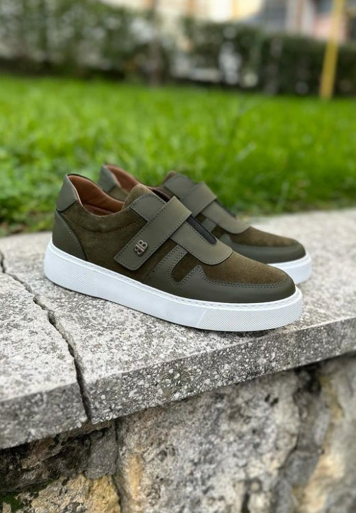 Designer's New Green Suede Casual Shoes in Autumn