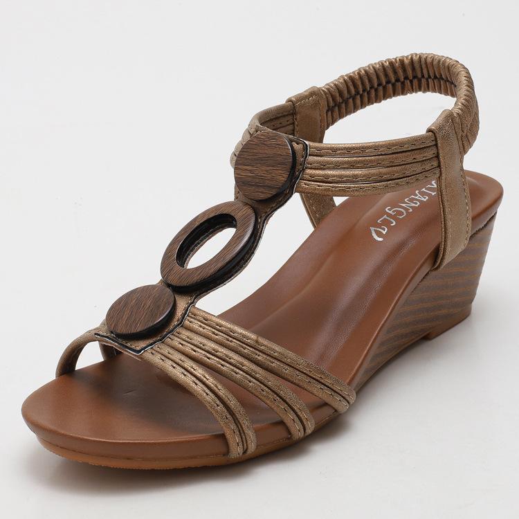 Wedge-heeled Roman sandals with thick soles