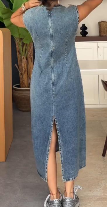 One-piece denim skirt with back zipper vest