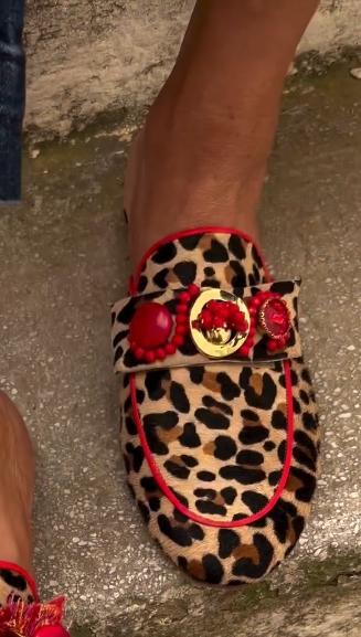 Detachable shoe flower pink stroke leopard print pedal