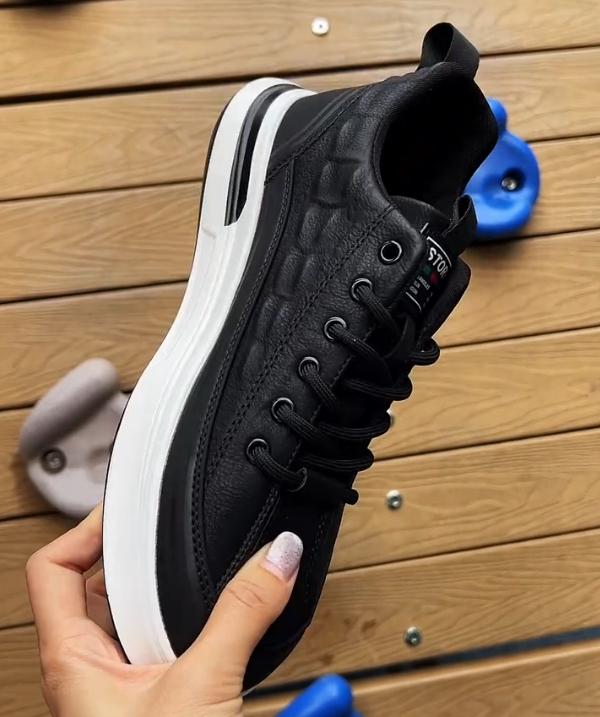 Soft leather black white breathable casual shoes