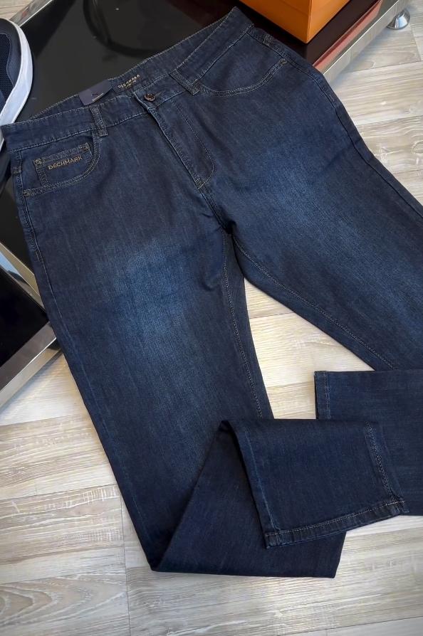 Men's washed new jeans