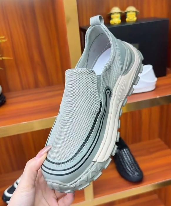 Mesh breathable heightening shoes