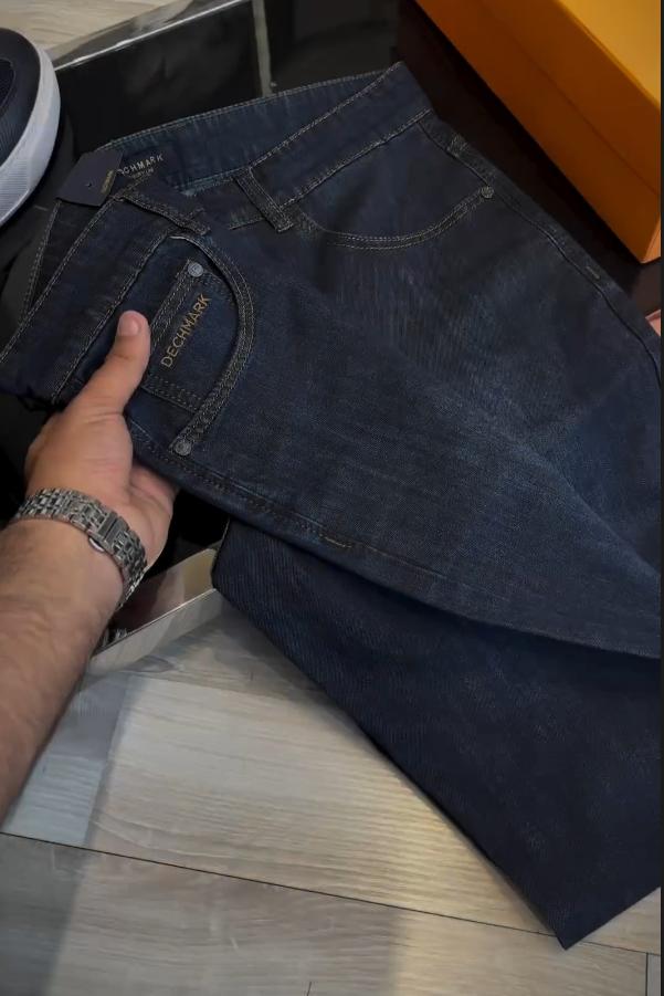 Men's washed new jeans