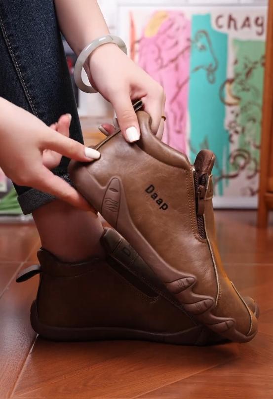 Brown soft-soled soft-faced non-slip zipper casual shoes