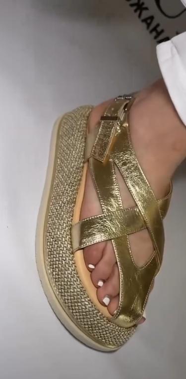 Golden hollow thick-soled breathable sandals