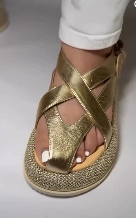 Golden hollow thick-soled breathable sandals