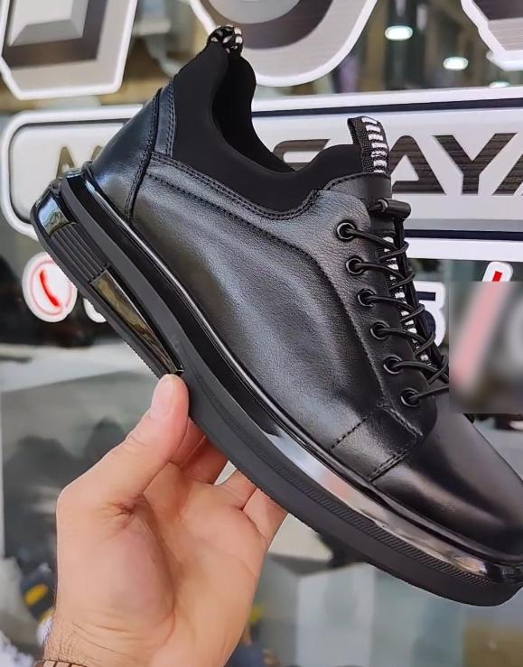 Breathable waterproof heighten black shoes