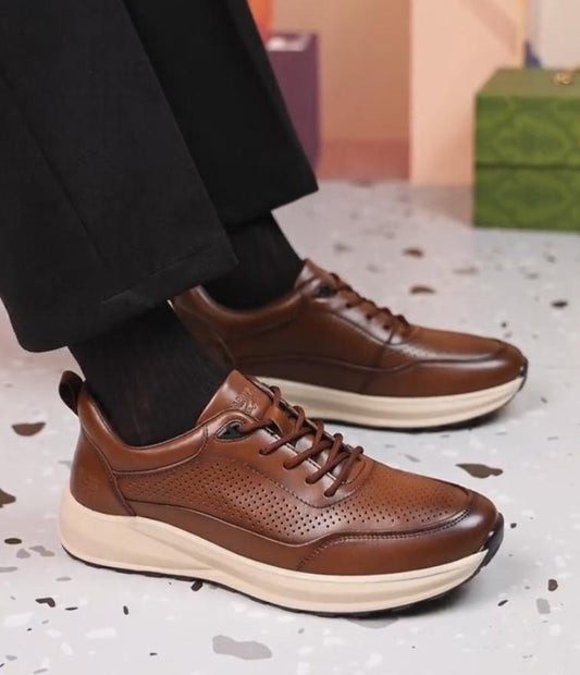 Brown leather breathable casual shoes