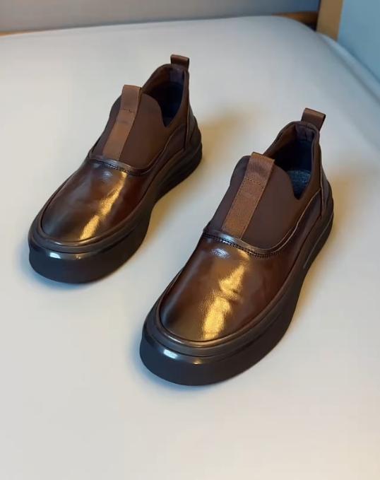 Brown leather heighten loafers