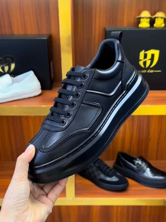 Casual breathable black sneakers