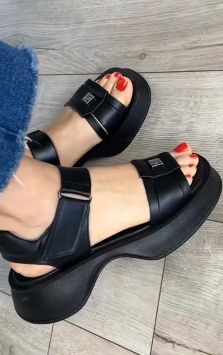 The new heightening and slimming casual sandals