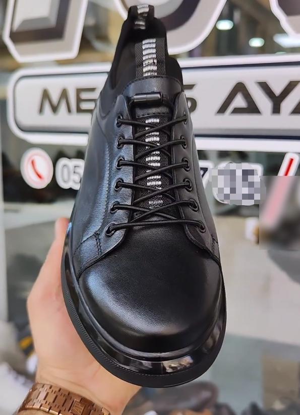 Breathable waterproof heighten black shoes