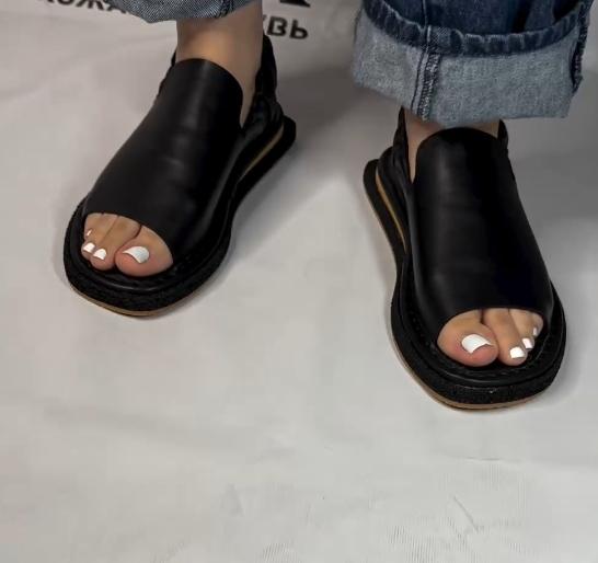 Semi-closed sandals - BLACK